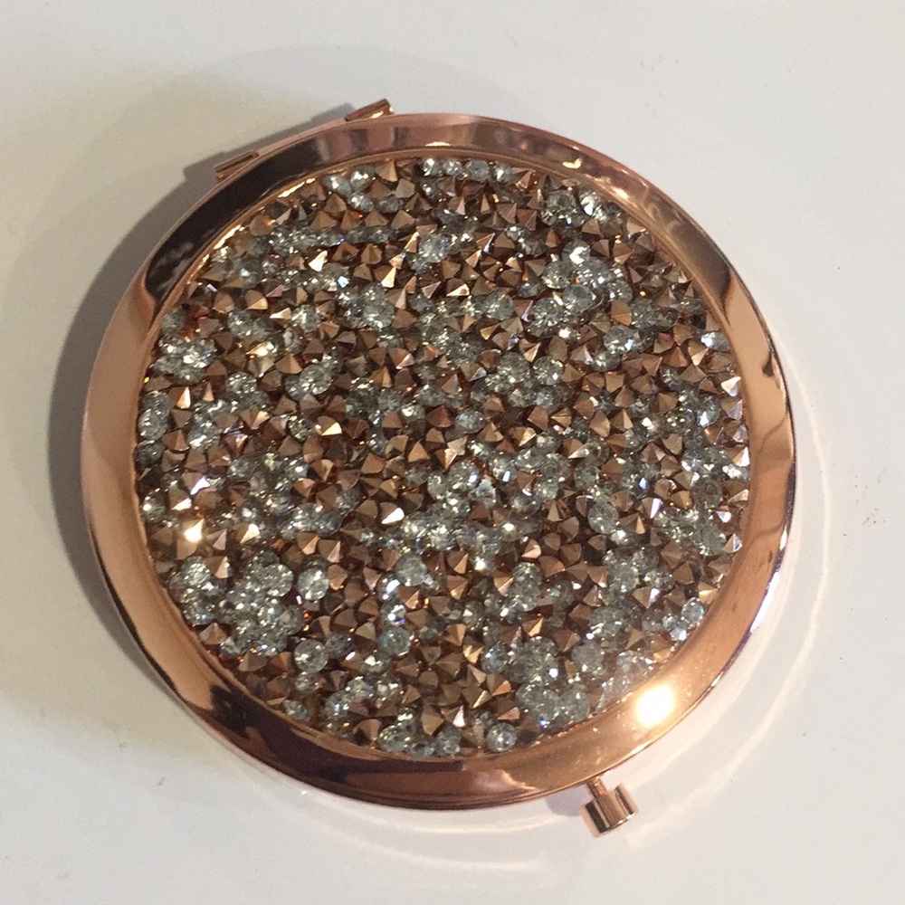 Compact Mirror